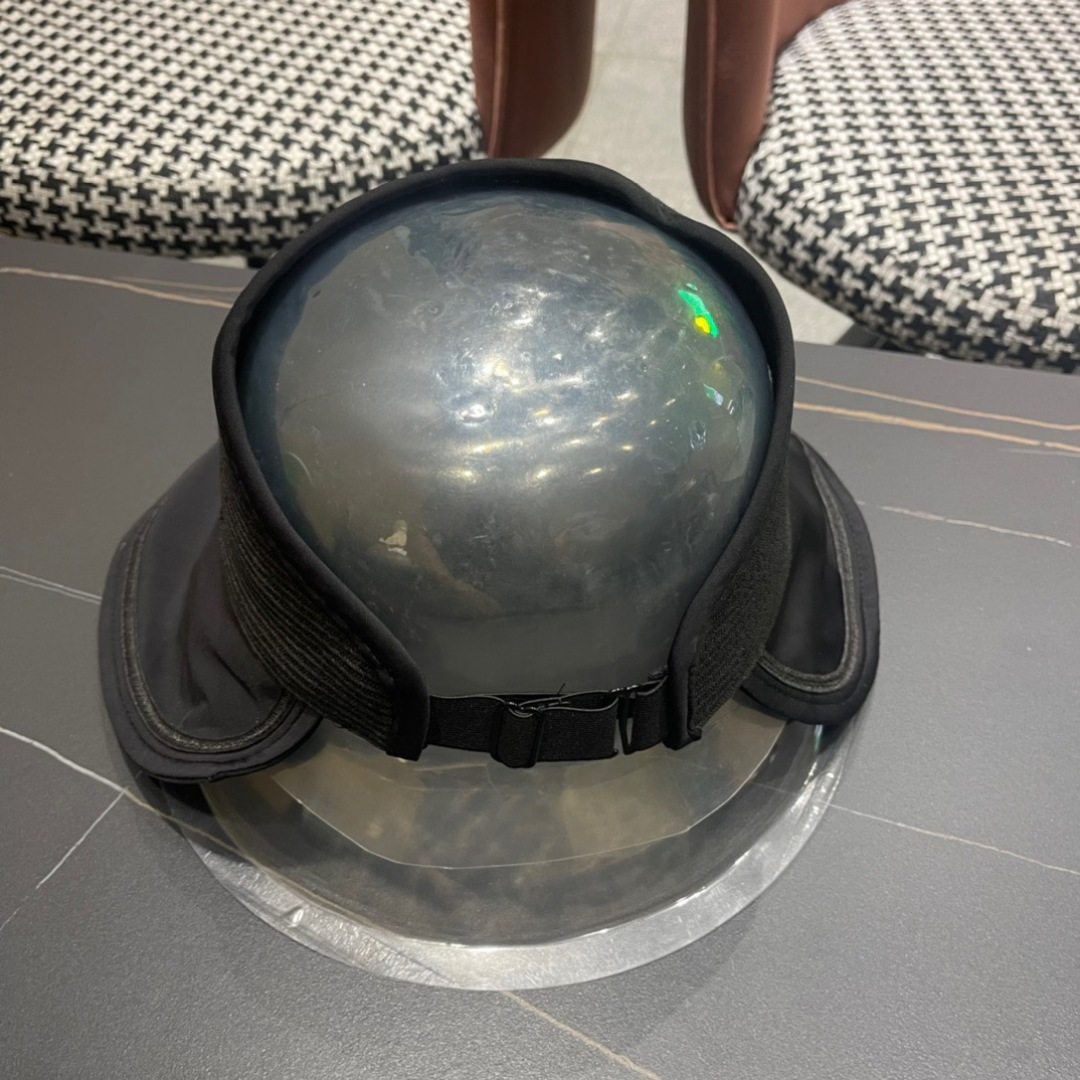 【Chanel香奈儿】2025夏款空顶遮阳渔夫帽🌈 浪漫沙滩款！出街必备