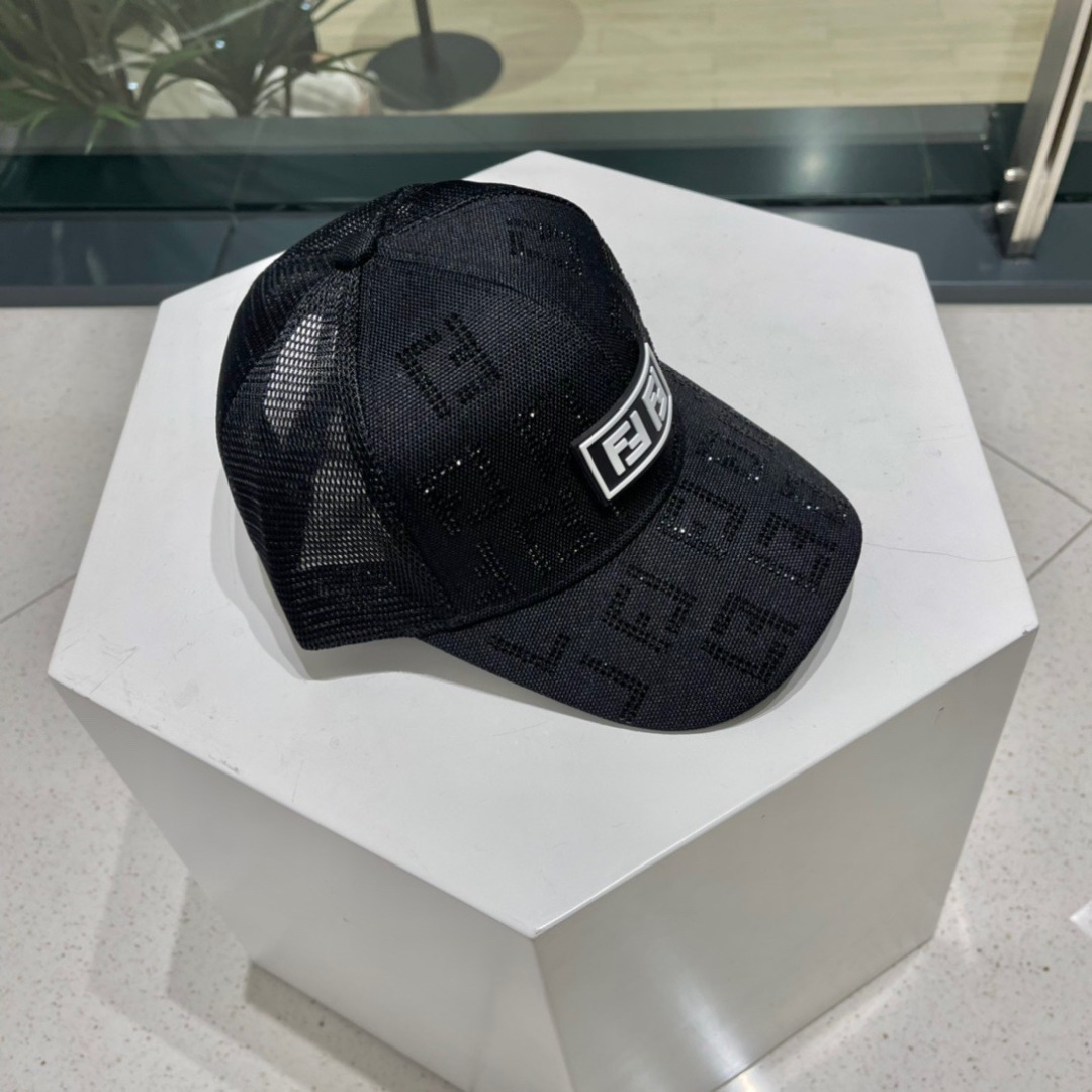  FENDI芬迪 老花系列棒球帽🧢 经典FF中古单品，气质穿搭单品，质量杠杠强