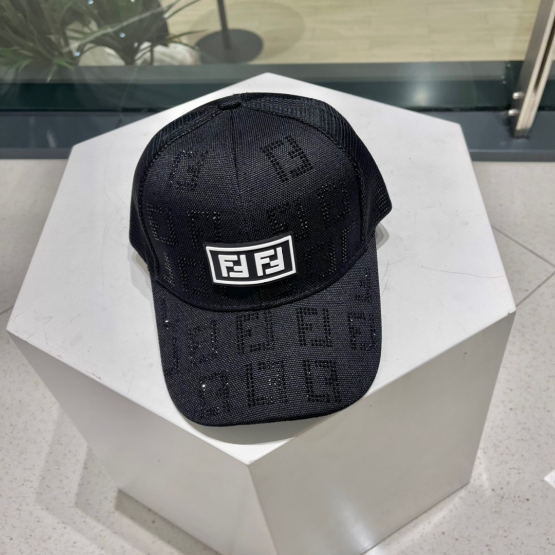  FENDI芬迪 老花系列棒球帽🧢 经典FF中古单品，气质穿搭单品，质量杠杠强