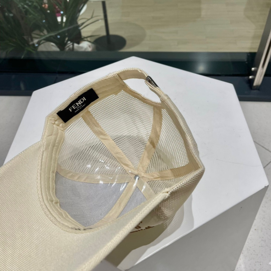  FENDI芬迪 老花系列棒球帽🧢 经典FF中古单品，气质穿搭单品，质量杠杠强
