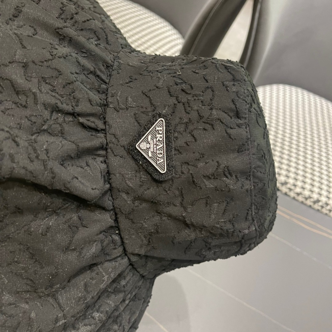  普拉达PrADA遮阳帽女防晒遮阳渔夫帽韩版字母折边百搭户外出游太阳帽