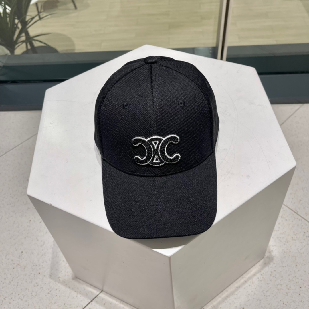 CELIN 赛琳ss新款凯旋门刺绣棒球帽🧢帽型完全按照定做。凯旋门图案章仔区别市面版本，大小及圈圈毛质感