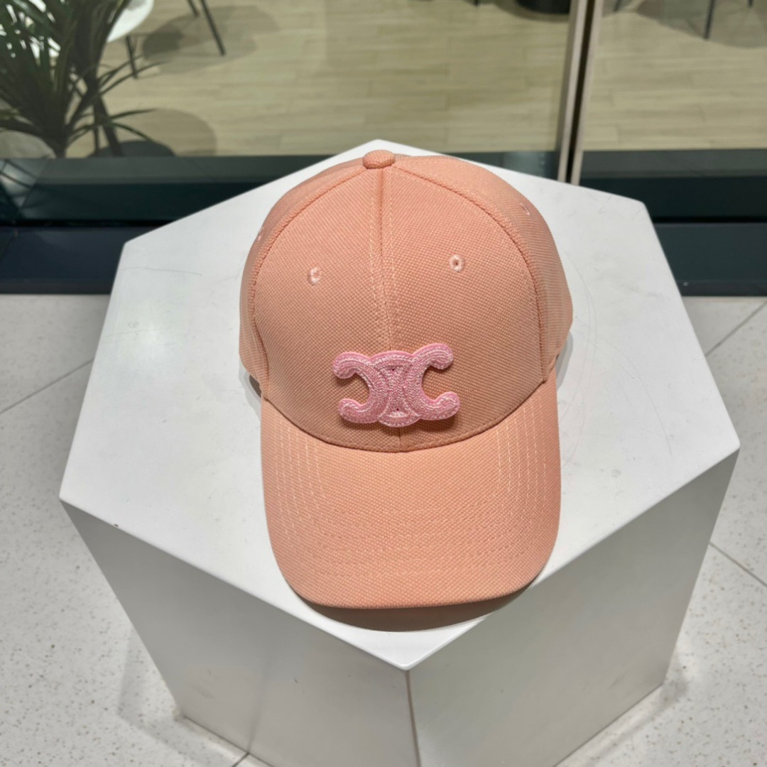 CELIN 赛琳ss新款凯旋门刺绣棒球帽🧢帽型完全按照定做。凯旋门图案章仔区别市面版本，大小及圈圈毛质感