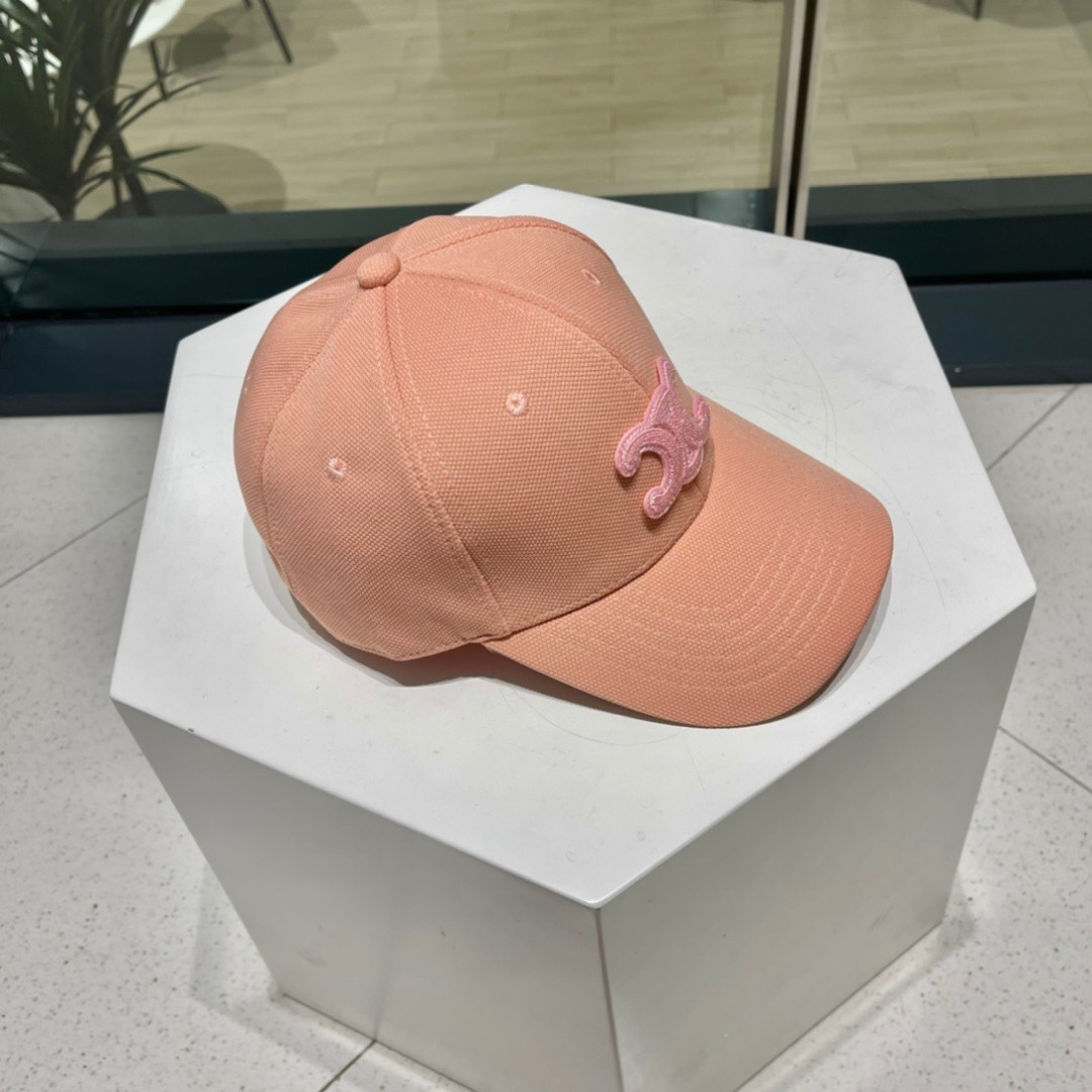CELIN 赛琳ss新款凯旋门刺绣棒球帽🧢帽型完全按照定做。凯旋门图案章仔区别市面版本，大小及圈圈毛质感