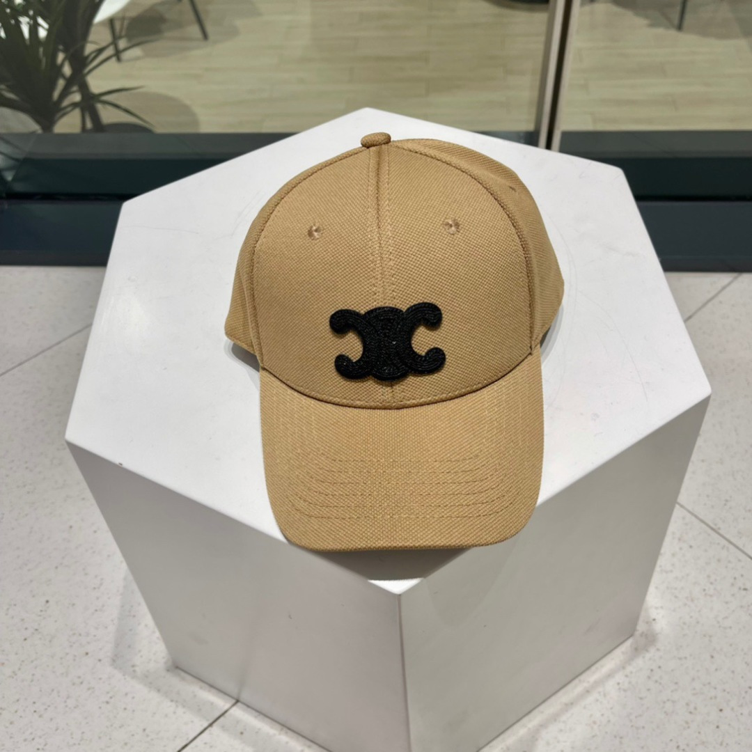 CELIN 赛琳ss新款凯旋门刺绣棒球帽🧢帽型完全按照定做。凯旋门图案章仔区别市面版本，大小及圈圈毛质感