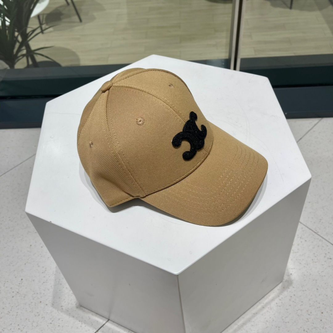 CELIN 赛琳ss新款凯旋门刺绣棒球帽🧢帽型完全按照定做。凯旋门图案章仔区别市面版本，大小及圈圈毛质感