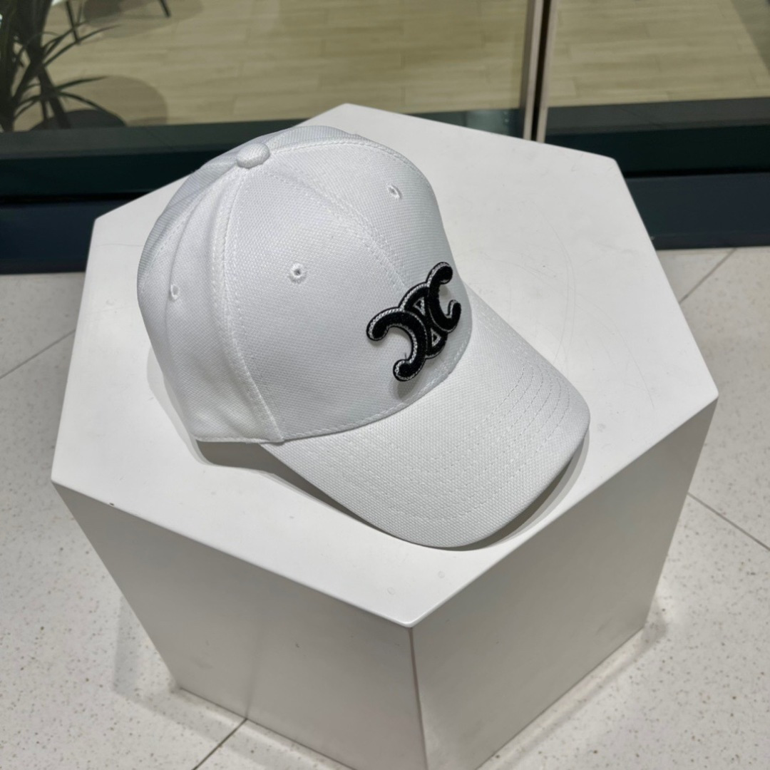 CELIN 赛琳ss新款凯旋门刺绣棒球帽🧢帽型完全按照定做。凯旋门图案章仔区别市面版本，大小及圈圈毛质感