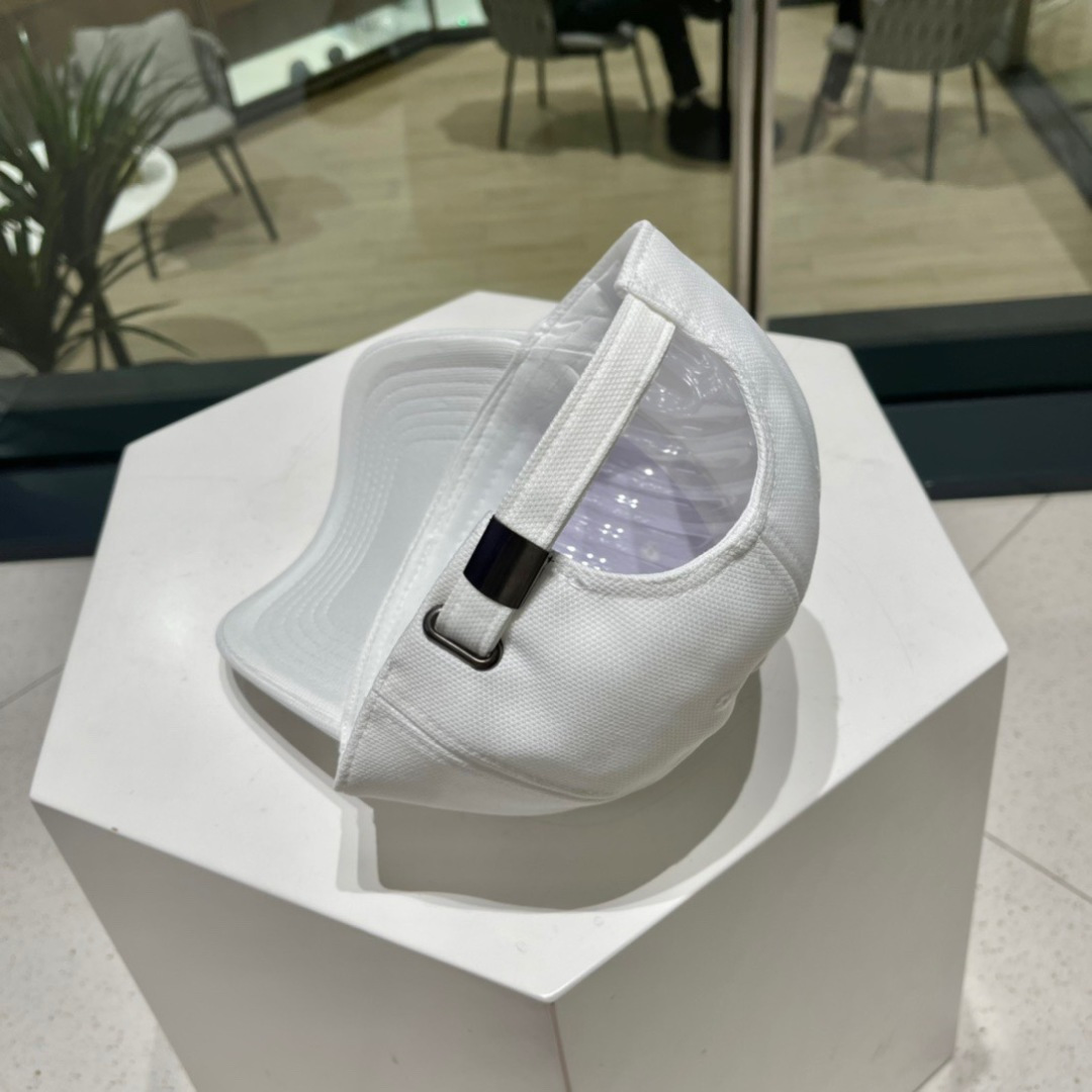 CELIN 赛琳ss新款凯旋门刺绣棒球帽🧢帽型完全按照定做。凯旋门图案章仔区别市面版本，大小及圈圈毛质感