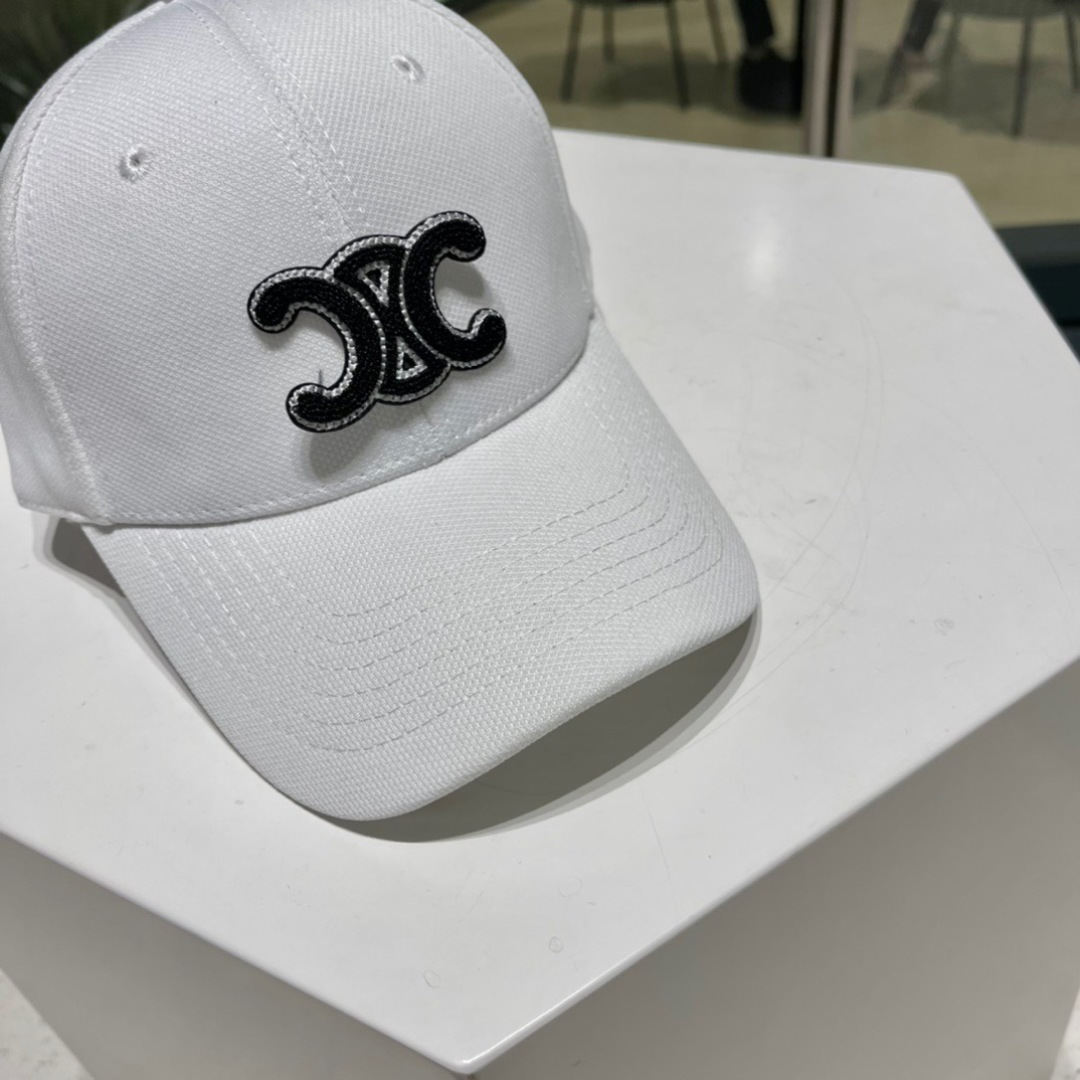 CELIN 赛琳ss新款凯旋门刺绣棒球帽🧢帽型完全按照定做。凯旋门图案章仔区别市面版本，大小及圈圈毛质感