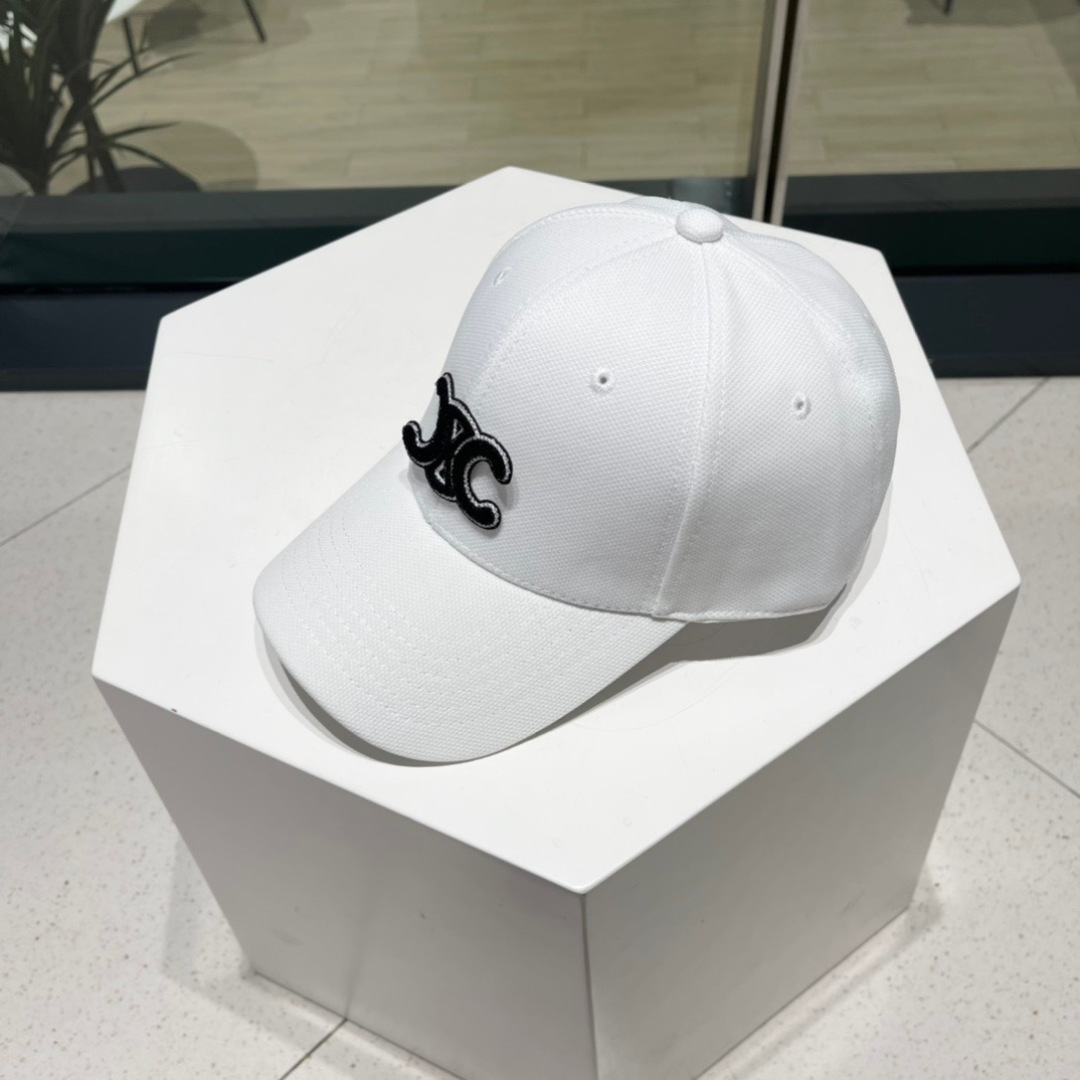 CELIN 赛琳ss新款凯旋门刺绣棒球帽🧢帽型完全按照定做。凯旋门图案章仔区别市面版本，大小及圈圈毛质感