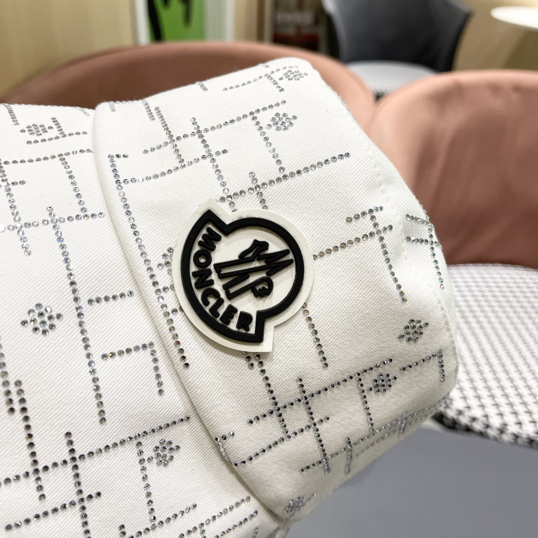  MONCLER蒙口🎩夏季新款亮片渔夫帽女百搭重工水钻，遮阳盆帽显脸小牛仔防晒太阳帽