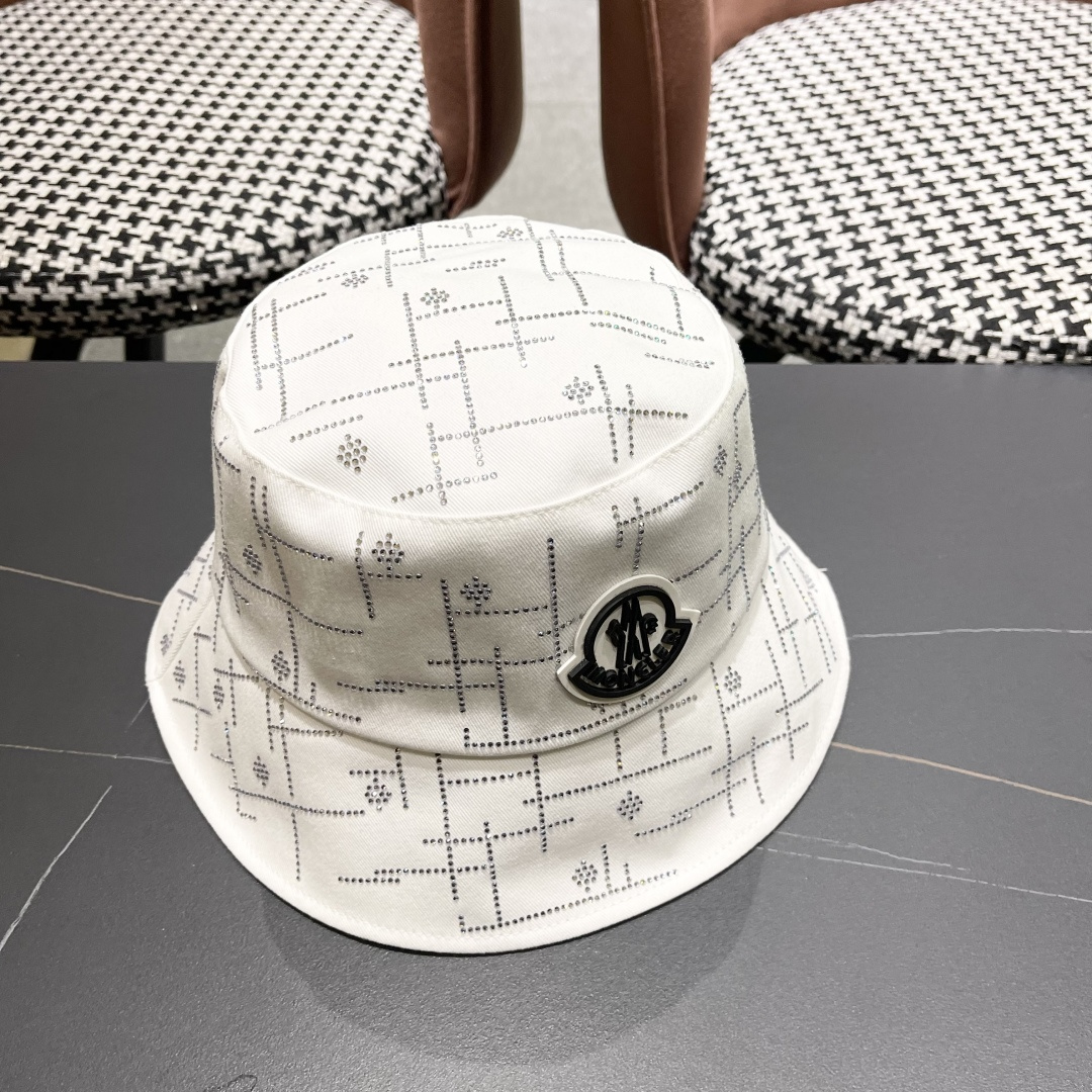  MONCLER蒙口🎩夏季新款亮片渔夫帽女百搭重工水钻，遮阳盆帽显脸小牛仔防晒太阳帽