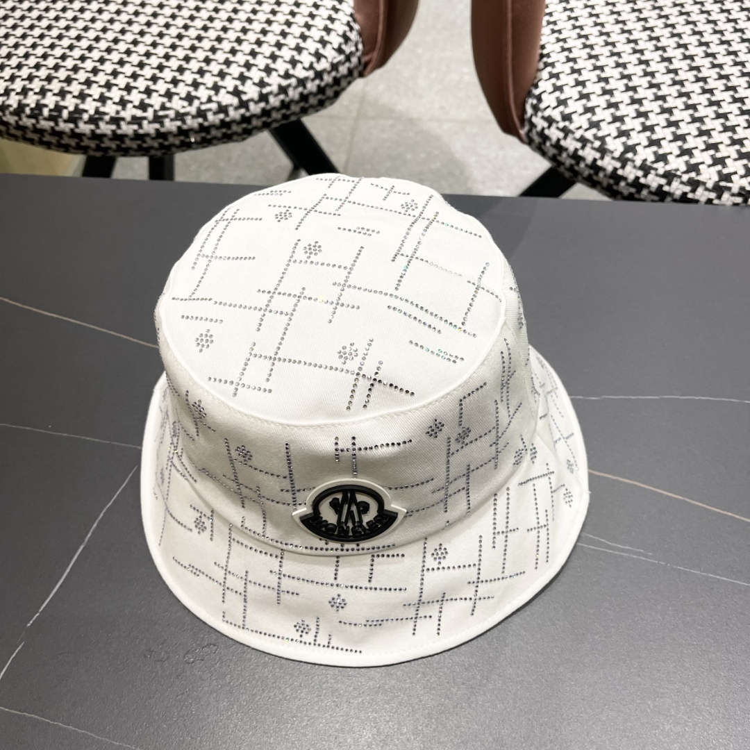  MONCLER蒙口🎩夏季新款亮片渔夫帽女百搭重工水钻，遮阳盆帽显脸小牛仔防晒太阳帽