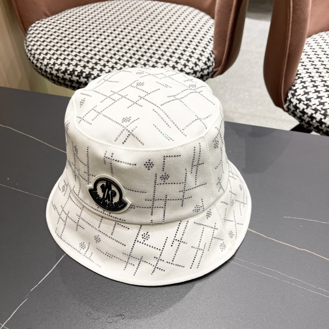  MONCLER蒙口🎩夏季新款亮片渔夫帽女百搭重工水钻，遮阳盆帽显脸小牛仔防晒太阳帽