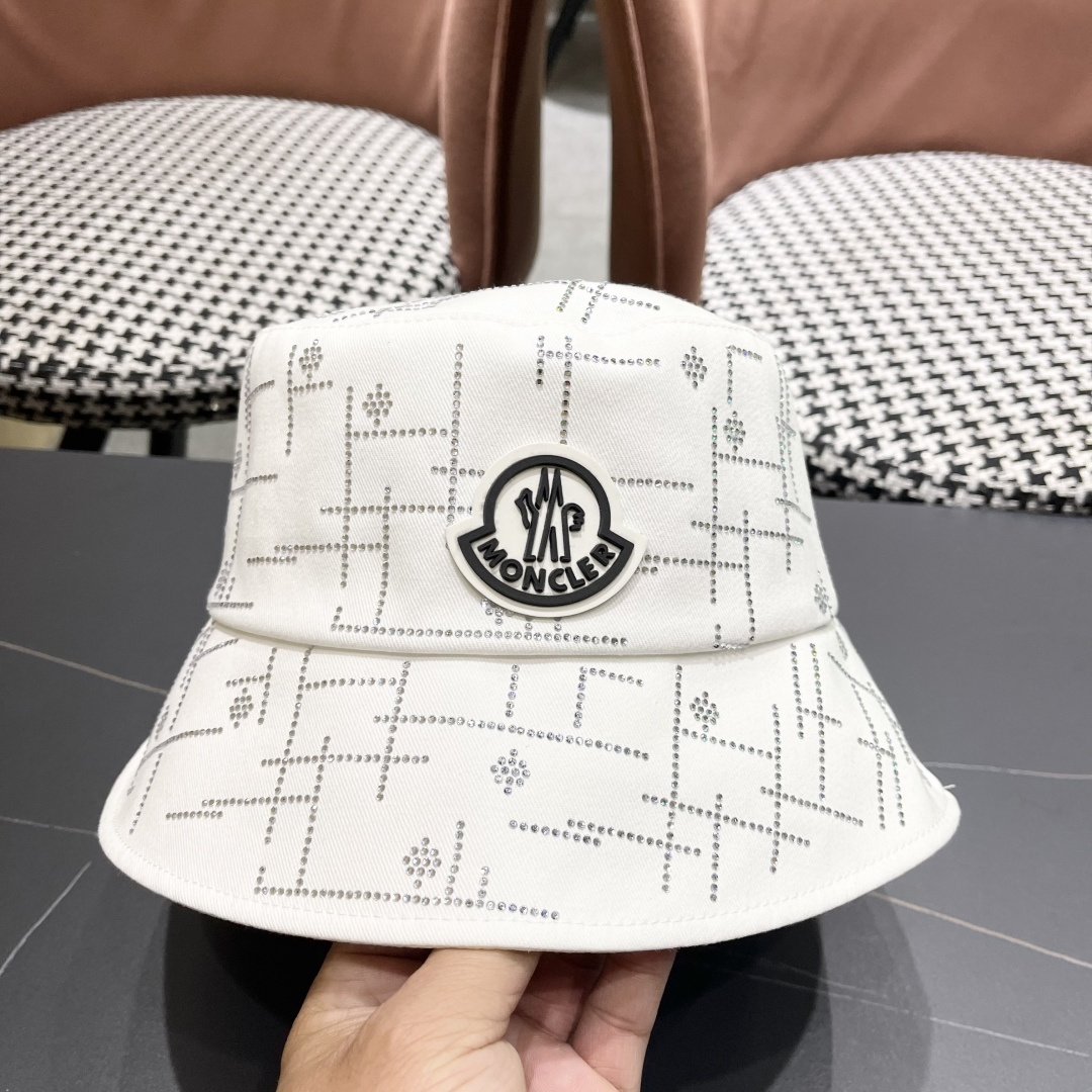  MONCLER蒙口🎩夏季新款亮片渔夫帽女百搭重工水钻，遮阳盆帽显脸小牛仔防晒太阳帽