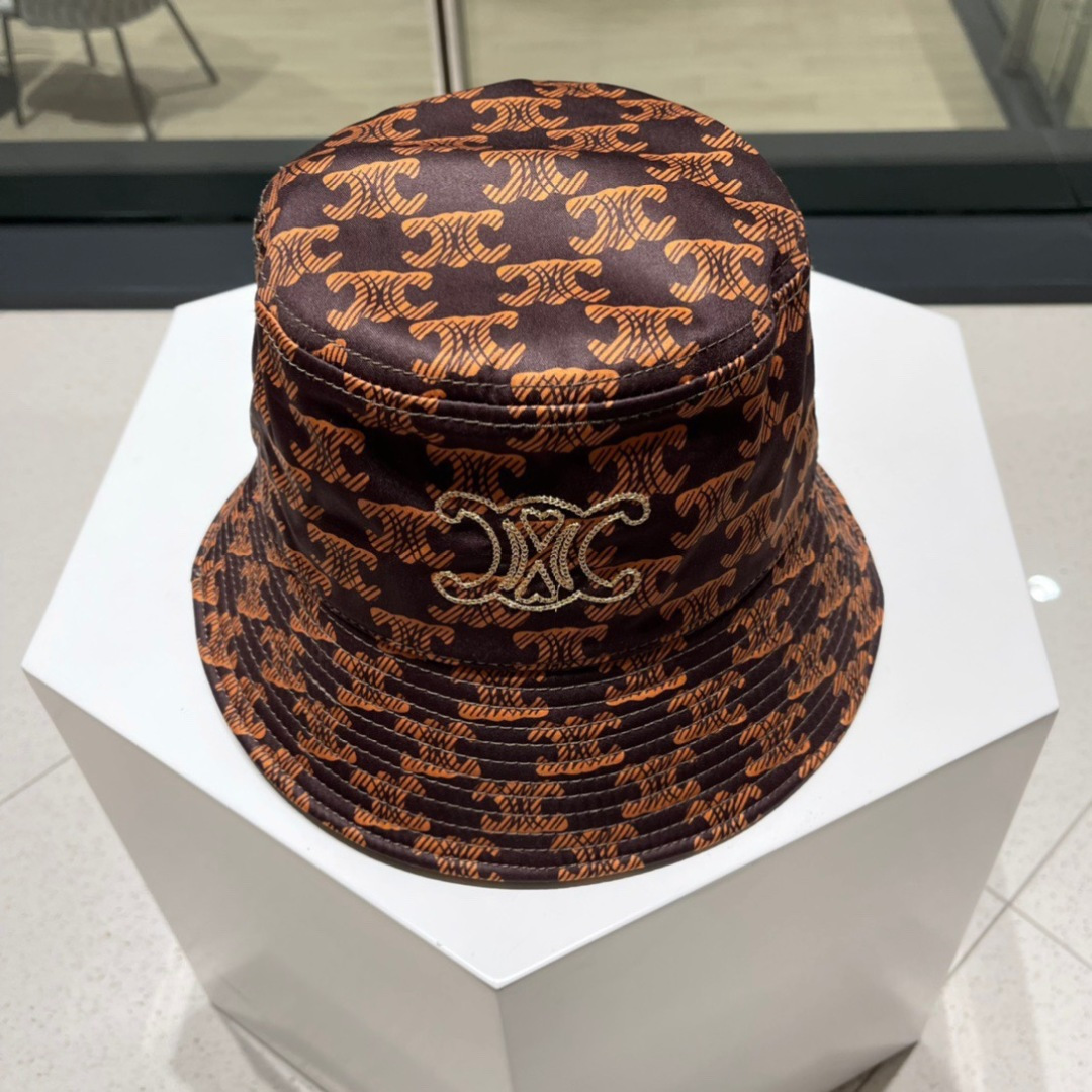   【CELINE赛琳】新款渔夫帽，细节满分，超大牌 好搭！