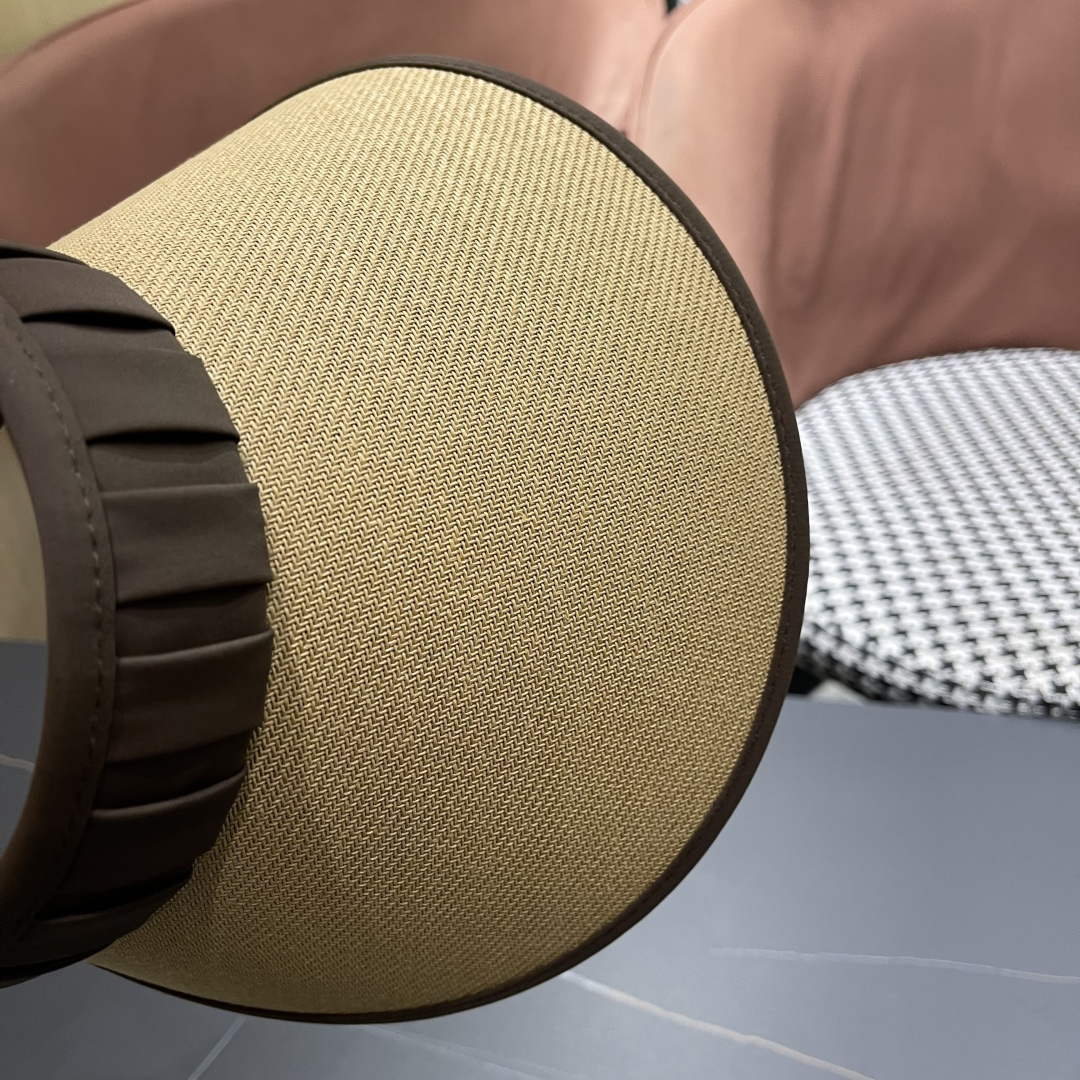  迪奥Dior新款大帽檐防晒帽空顶草帽遮阳帽女春夏防
紫外线太阳帽沙滩帽 回购率100%