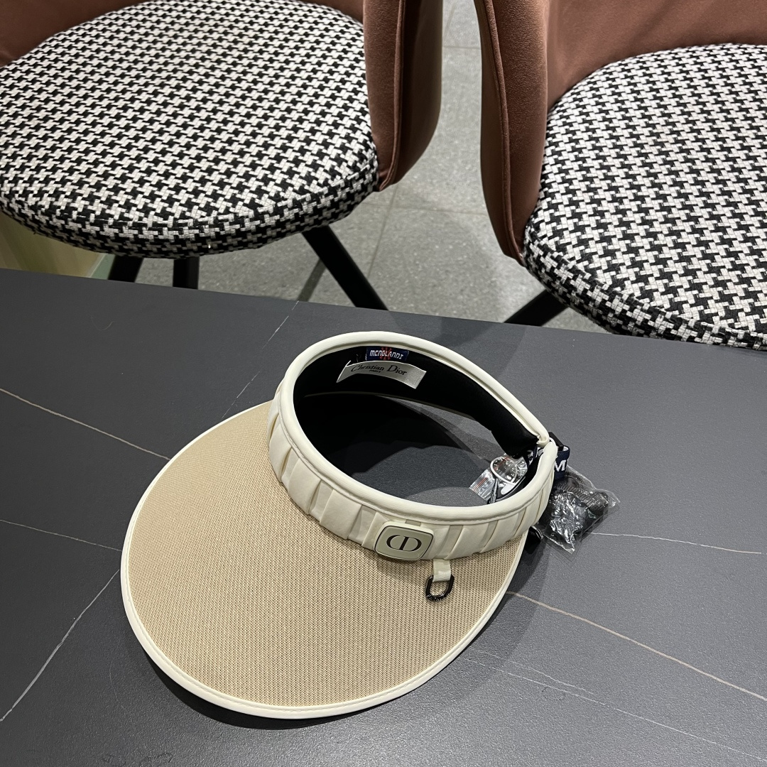  迪奥Dior新款大帽檐防晒帽空顶草帽遮阳帽女春夏防
紫外线太阳帽沙滩帽 回购率100%