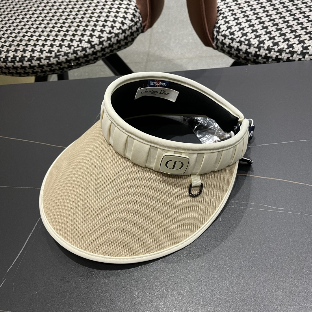  迪奥Dior新款大帽檐防晒帽空顶草帽遮阳帽女春夏防
紫外线太阳帽沙滩帽 回购率100%