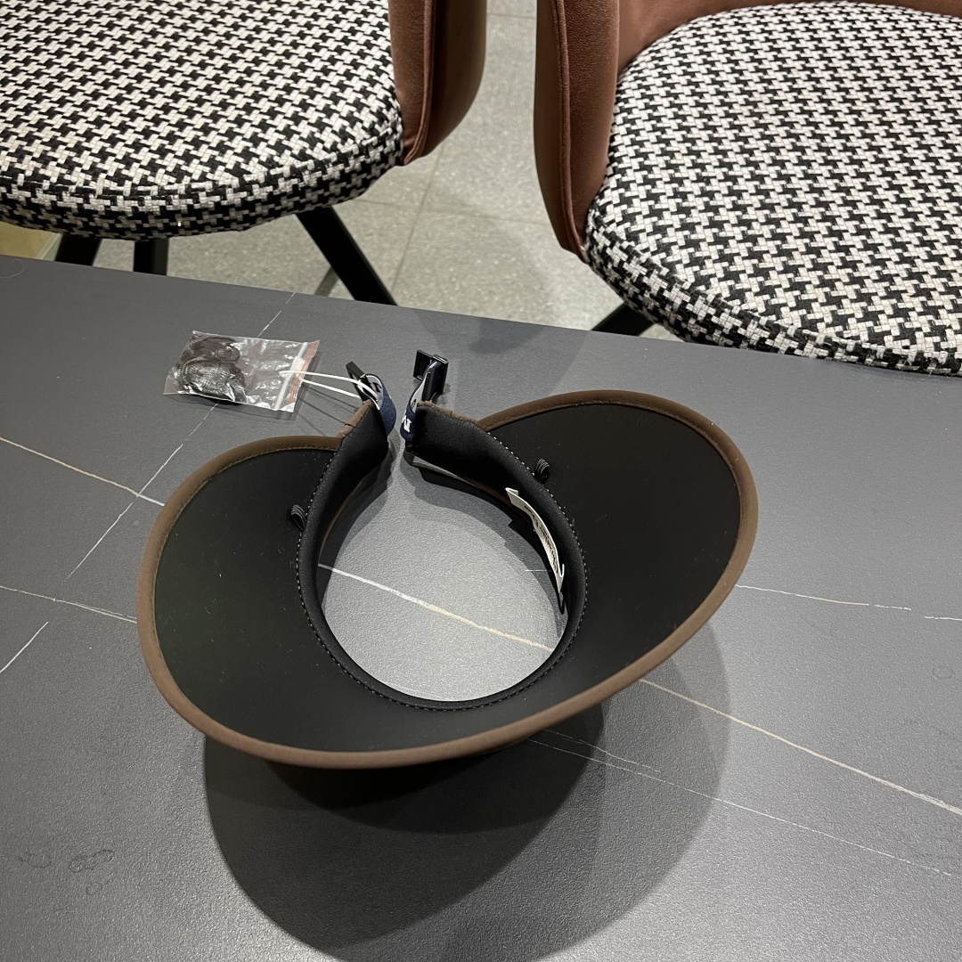  迪奥Dior新款大帽檐防晒帽空顶草帽遮阳帽女春夏防
紫外线太阳帽沙滩帽 回购率100%