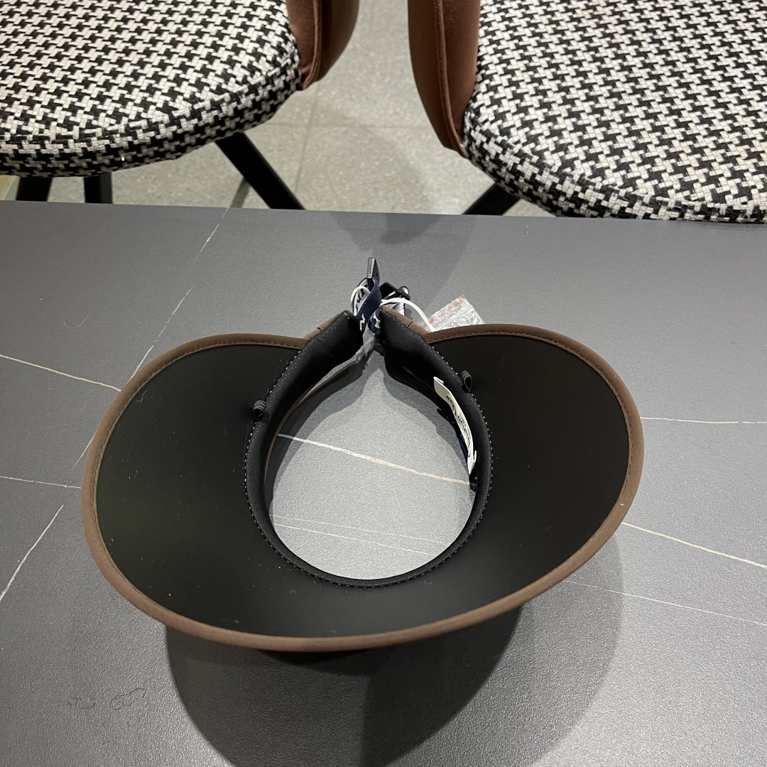  迪奥Dior新款大帽檐防晒帽空顶草帽遮阳帽女春夏防
紫外线太阳帽沙滩帽 回购率100%