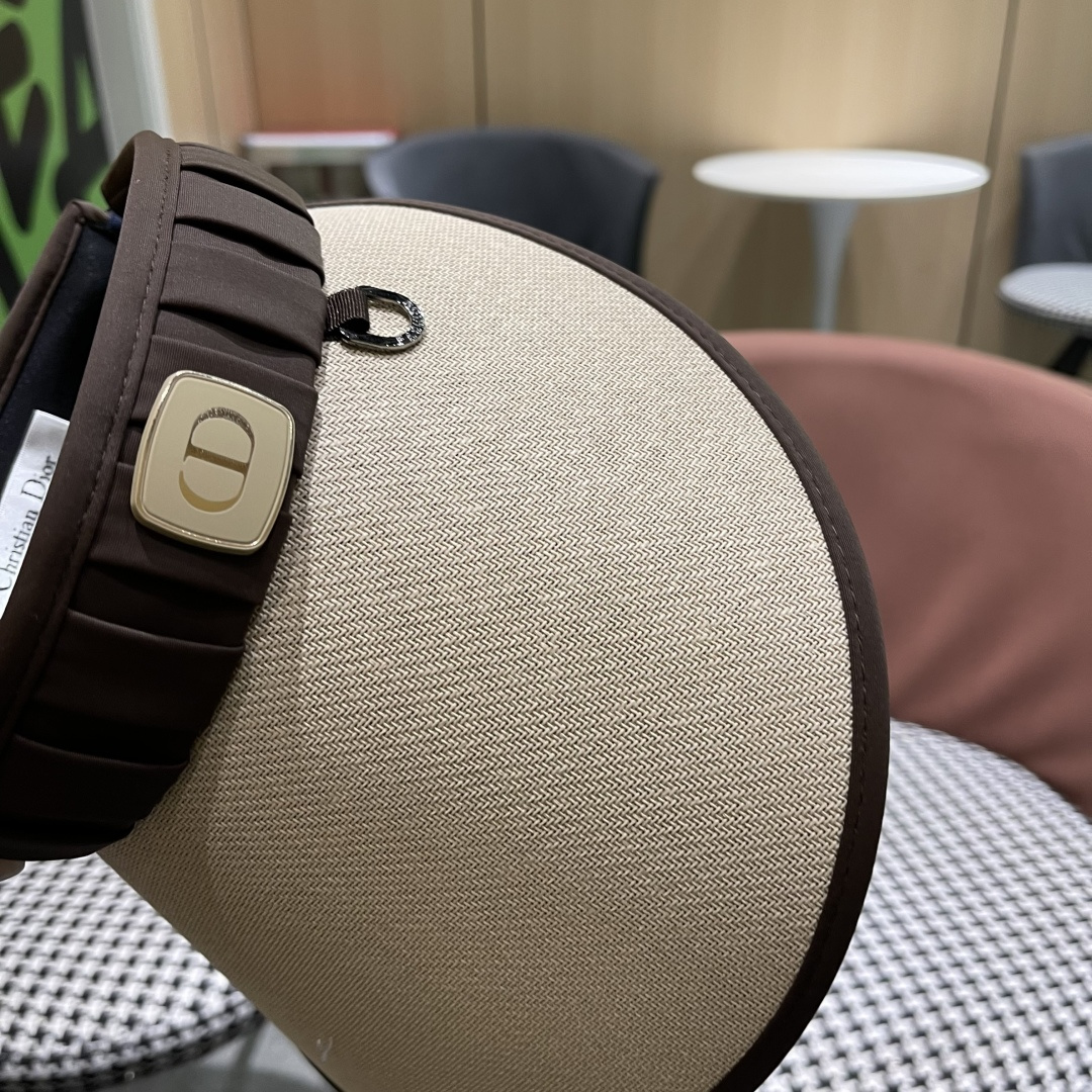  迪奥Dior新款大帽檐防晒帽空顶草帽遮阳帽女春夏防
紫外线太阳帽沙滩帽 回购率100%