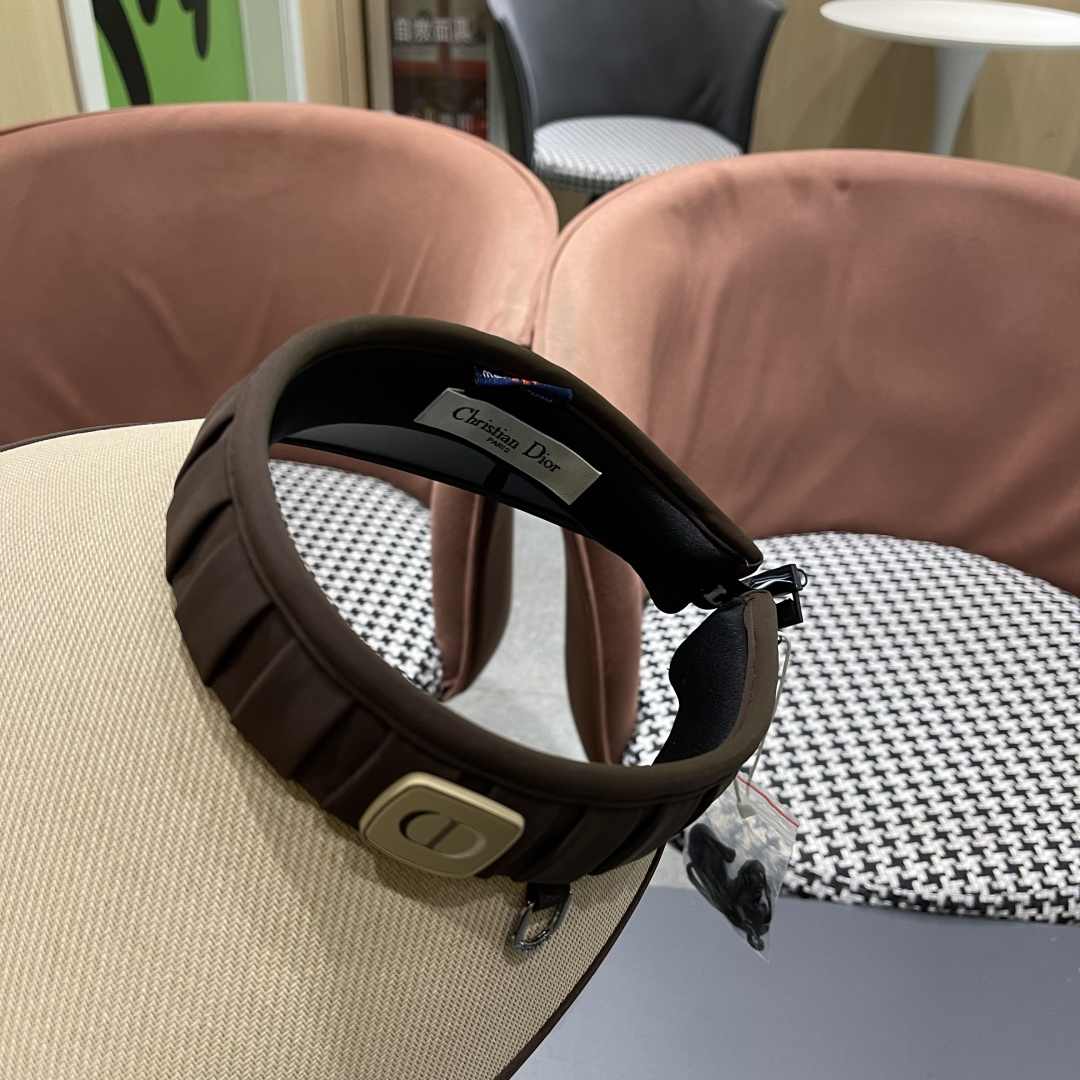  迪奥Dior新款大帽檐防晒帽空顶草帽遮阳帽女春夏防
紫外线太阳帽沙滩帽 回购率100%