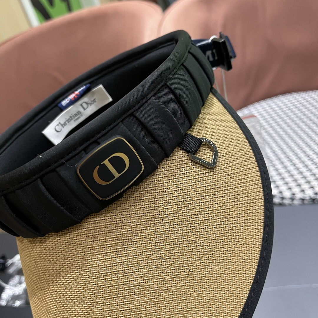  迪奥Dior新款大帽檐防晒帽空顶草帽遮阳帽女春夏防
紫外线太阳帽沙滩帽 回购率100%