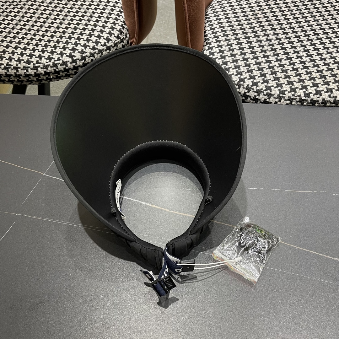  迪奥Dior新款大帽檐防晒帽空顶草帽遮阳帽女春夏防
紫外线太阳帽沙滩帽 回购率100%