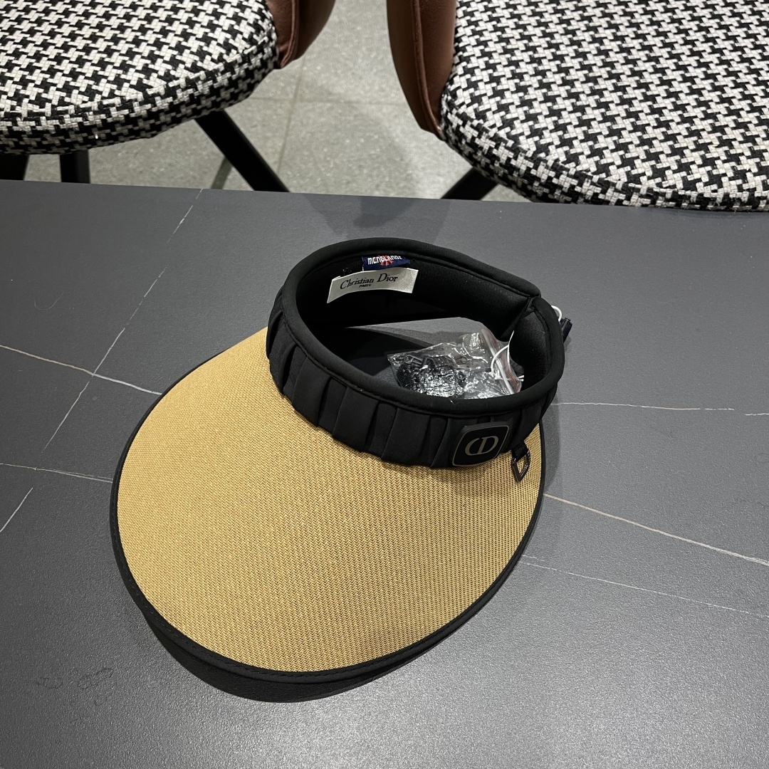  迪奥Dior新款大帽檐防晒帽空顶草帽遮阳帽女春夏防
紫外线太阳帽沙滩帽 回购率100%