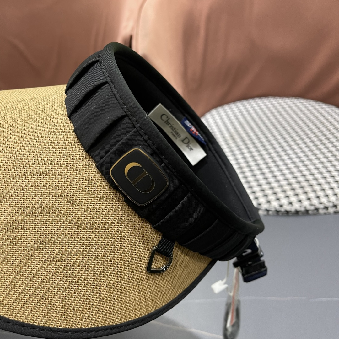  迪奥Dior新款大帽檐防晒帽空顶草帽遮阳帽女春夏防
紫外线太阳帽沙滩帽 回购率100%