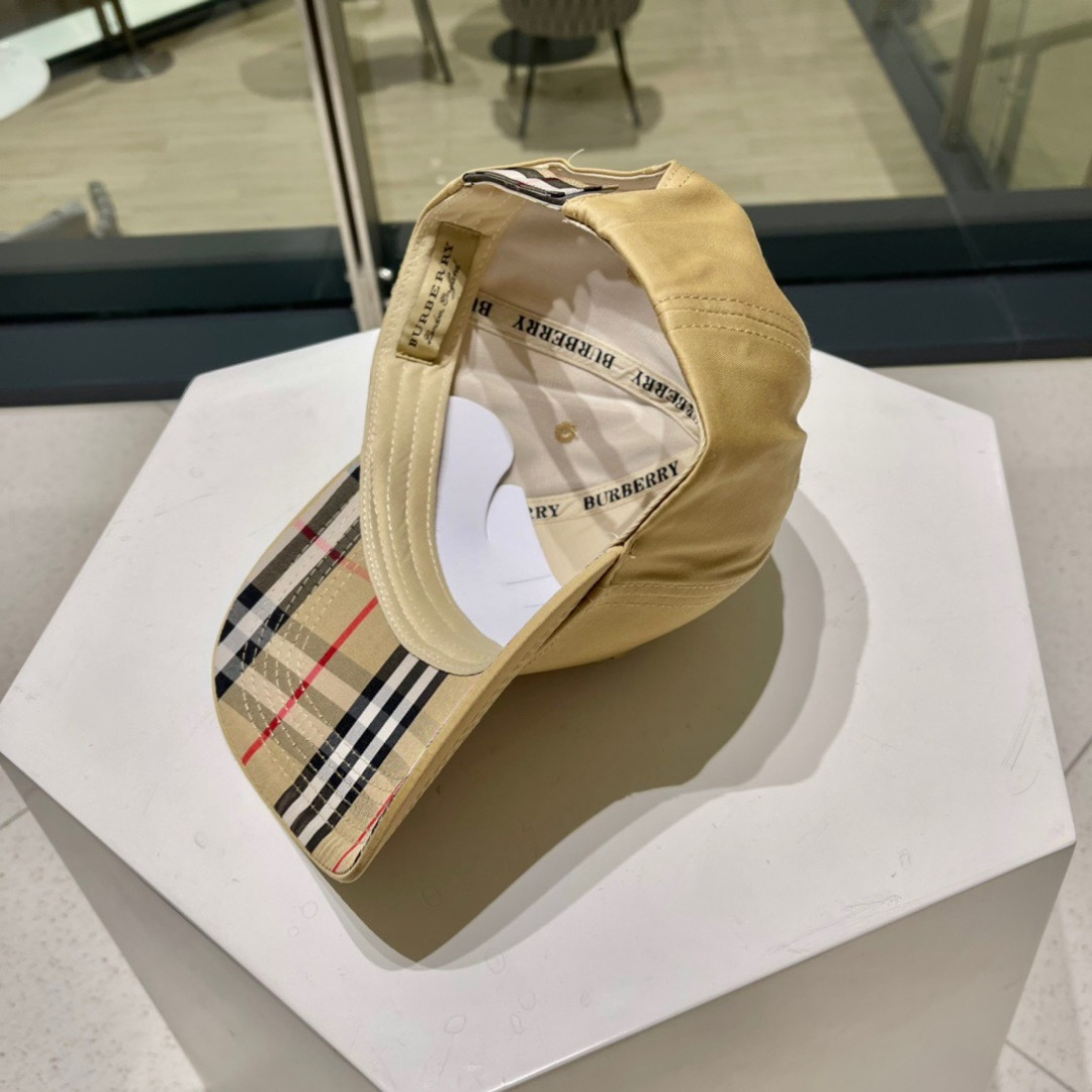   Burberry（巴宝莉）原单棒球帽  专柜热卖款纯棉内里，轻盈透气。完美版型，对格精准无误，原厂品