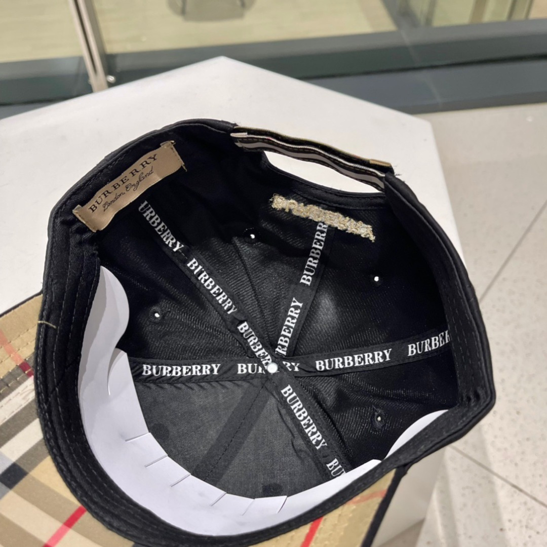   Burberry（巴宝莉）原单棒球帽  专柜热卖款纯棉内里，轻盈透气。完美版型，对格精准无误，原厂品