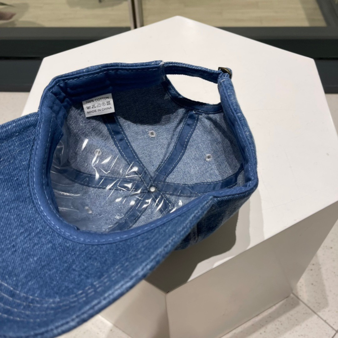  🧢香奈儿chanel，最新牛仔香奈儿棒球帽，立体logo，定制 Logo超美气质🌸