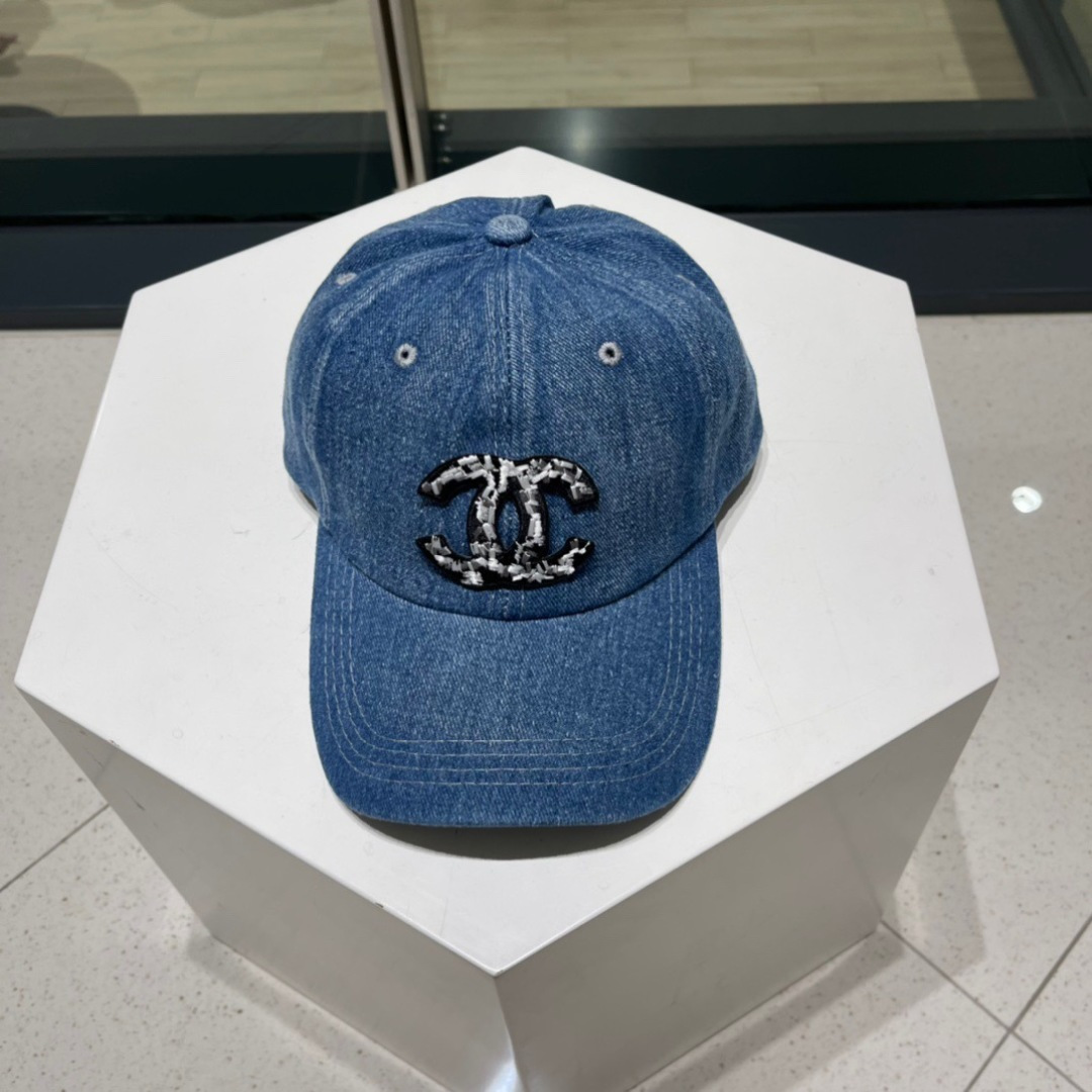  🧢香奈儿chanel，最新牛仔香奈儿棒球帽，立体logo，定制 Logo超美气质🌸
