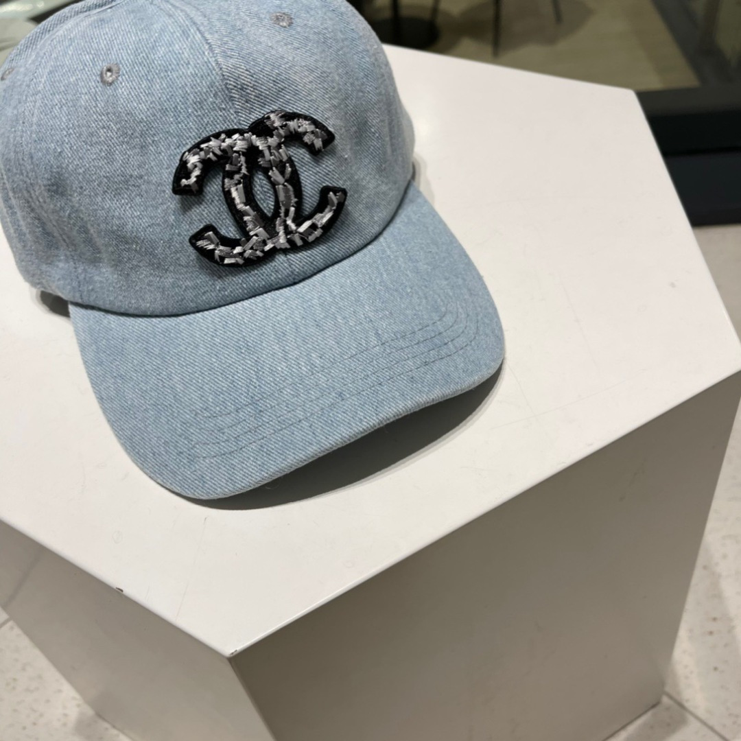  🧢香奈儿chanel，最新牛仔香奈儿棒球帽，立体logo，定制 Logo超美气质🌸