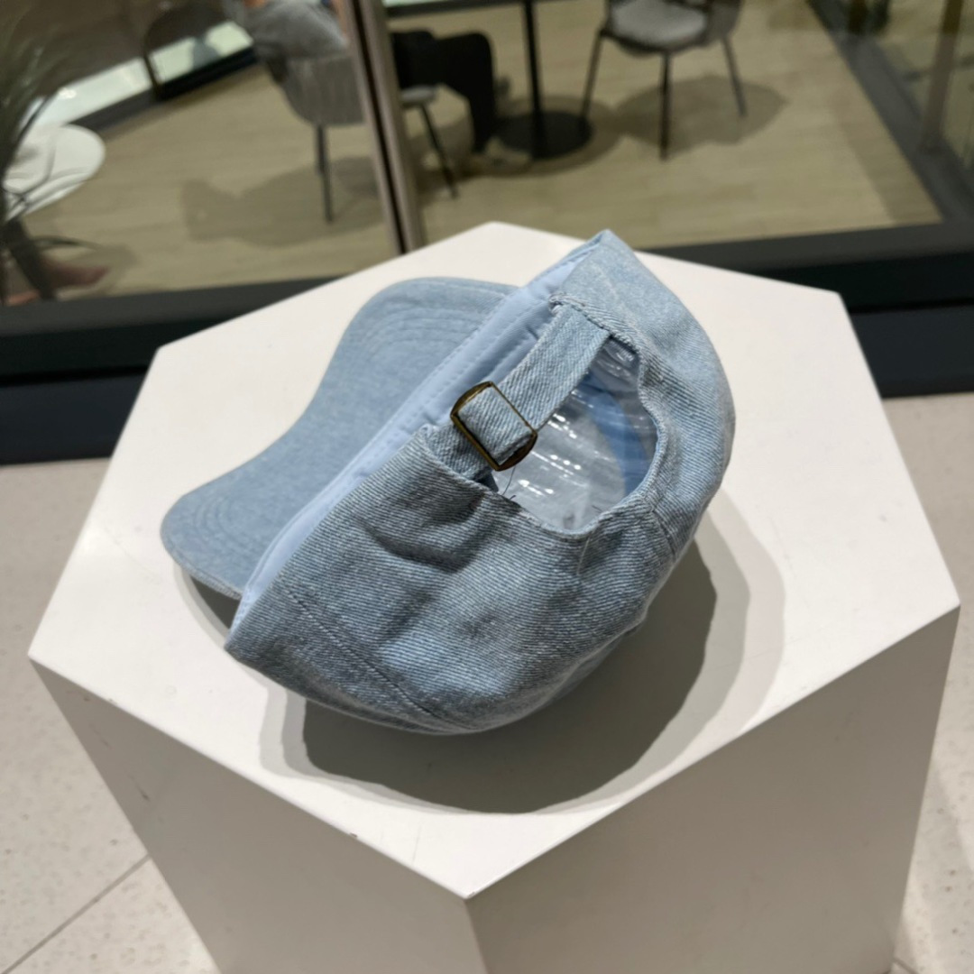  🧢香奈儿chanel，最新牛仔香奈儿棒球帽，立体logo，定制 Logo超美气质🌸