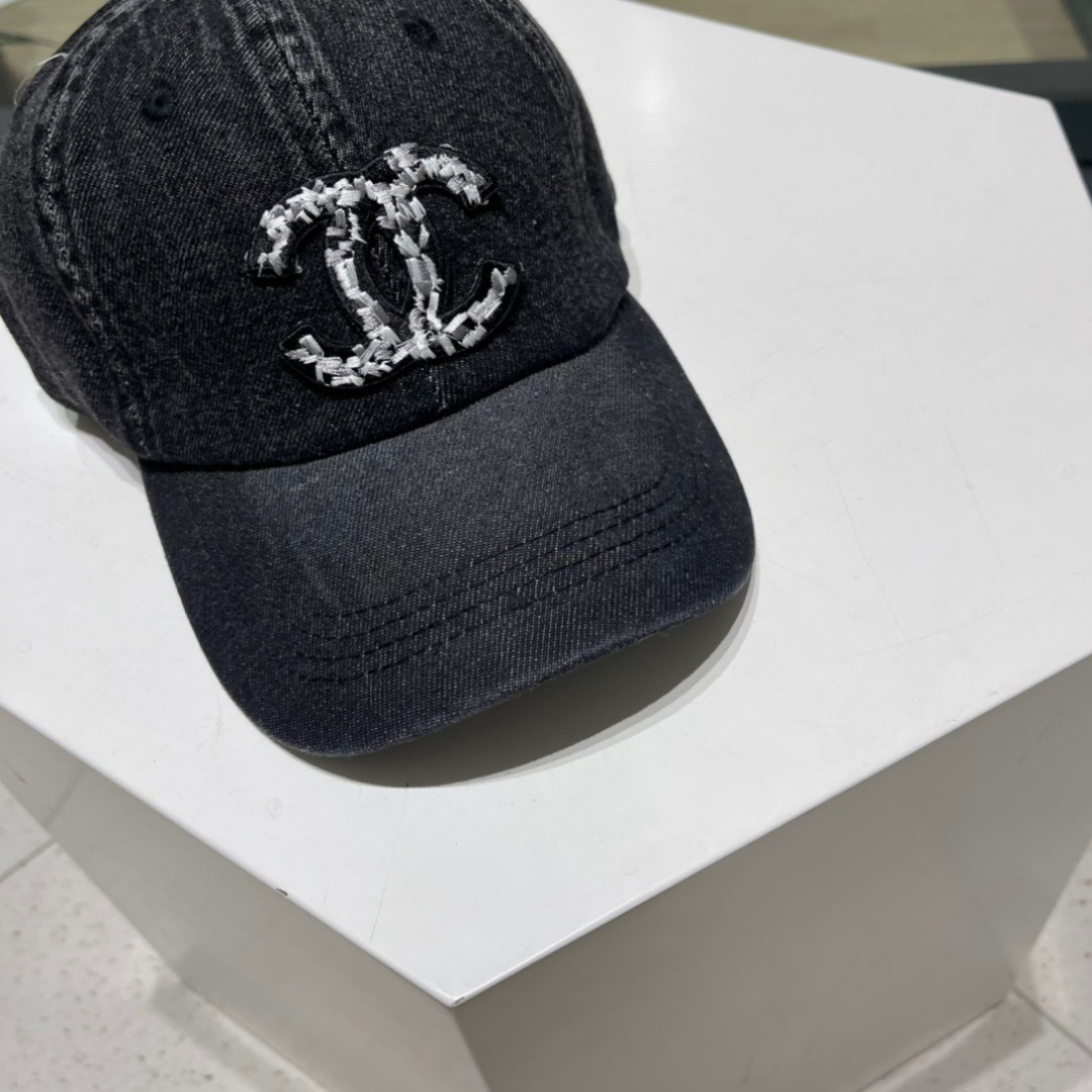  🧢香奈儿chanel，最新牛仔香奈儿棒球帽，立体logo，定制 Logo超美气质🌸