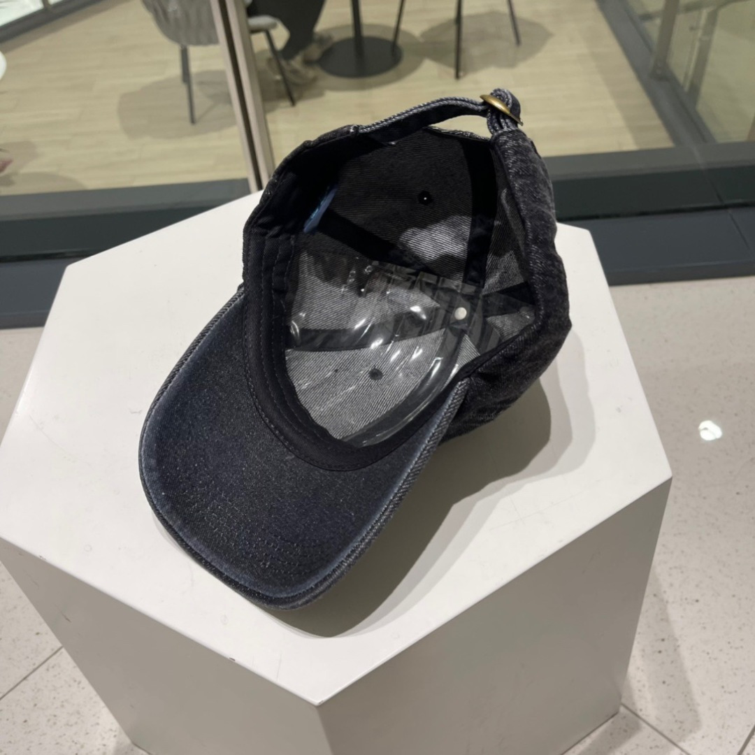  🧢香奈儿chanel，最新牛仔香奈儿棒球帽，立体logo，定制 Logo超美气质🌸