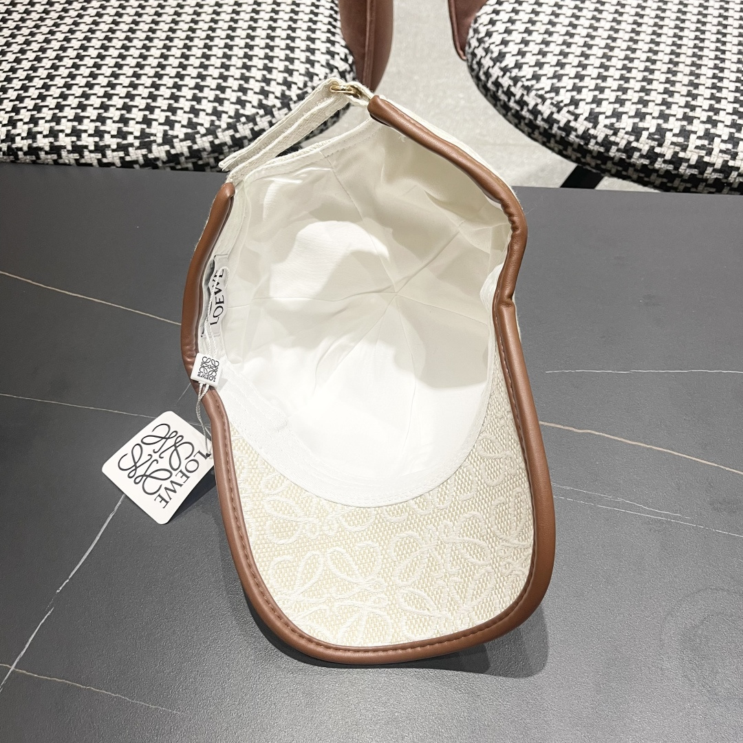  罗意威loewe新款简约刺绣经典logo，质感超级赞👍，精致大牌范，女神必备神器，情侣款