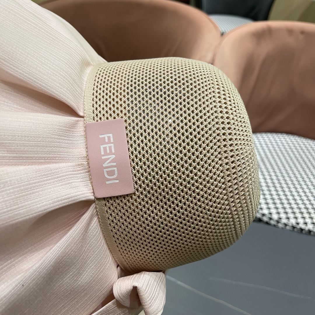  芬迪FENDI帽子女夏季遮脸黑椒防晒大沿渔夫帽蝴蝶结镂空太阳帽Uv盆帽