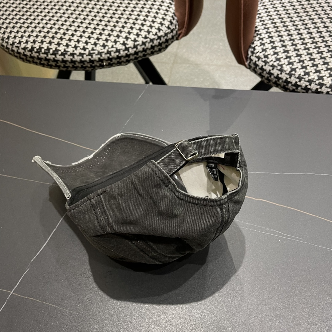  蒙口Moncler🆕春款新款个性棒球帽，高品质透气性巨佳，四季佩戴款
高颜值时尚单品男女同款