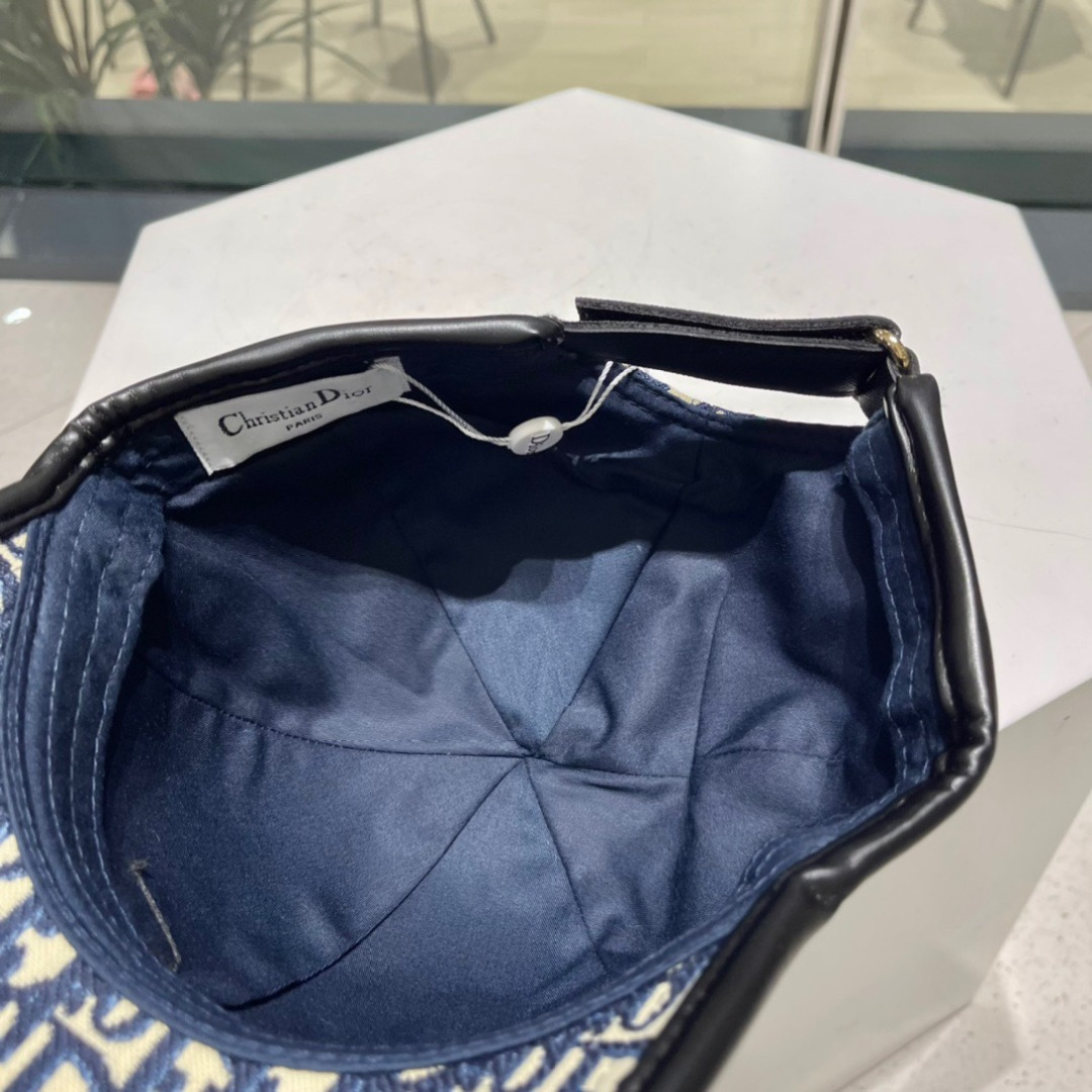  Dior(迪奥) 新款原单棒球帽， 精致格调，很酷很时尚，专柜断货热门，质量超赞