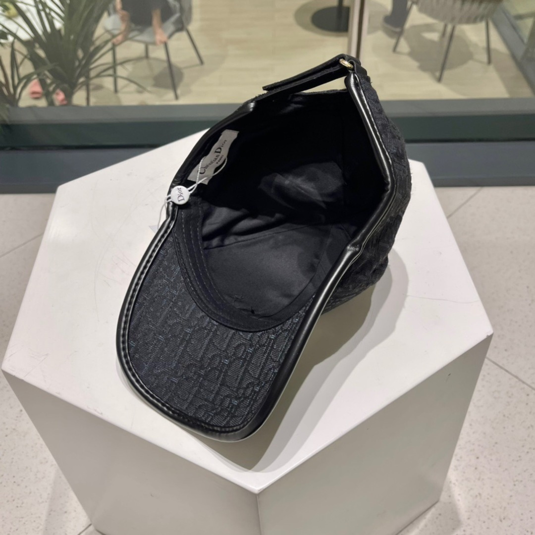  Dior(迪奥) 新款原单棒球帽， 精致格调，很酷很时尚，专柜断货热门，质量超赞