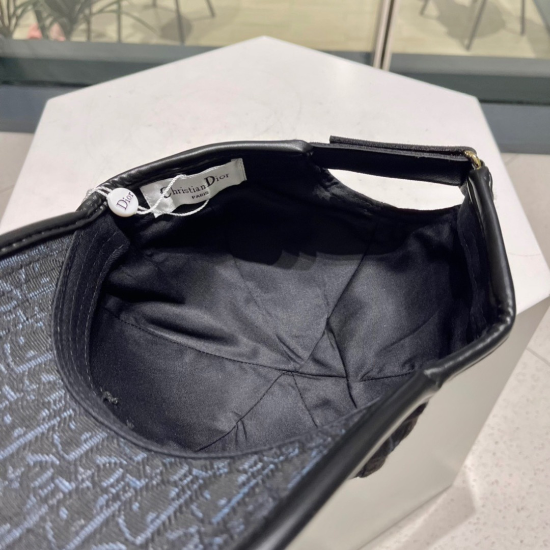  Dior(迪奥) 新款原单棒球帽， 精致格调，很酷很时尚，专柜断货热门，质量超赞