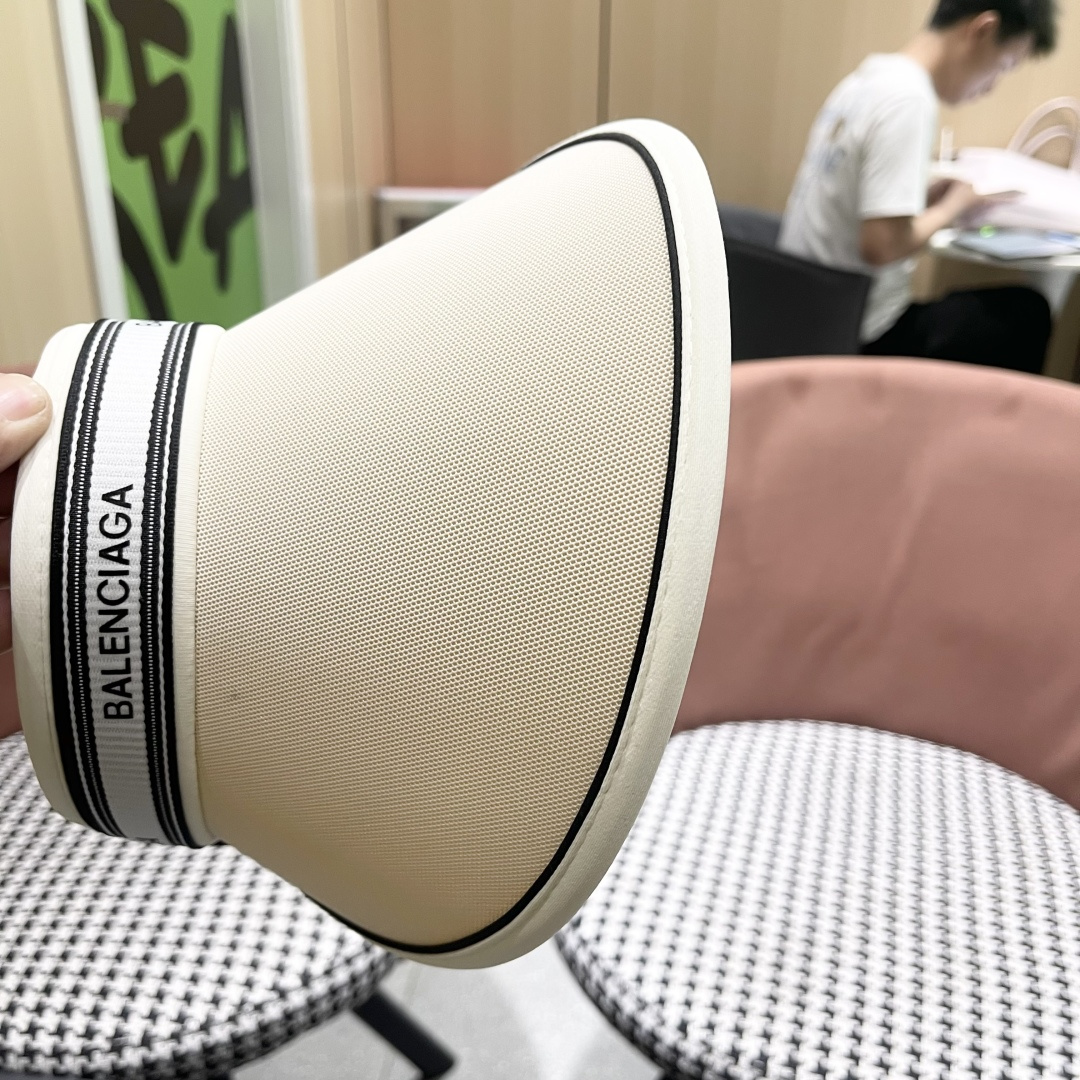  巴黎世家BALENCIAGA，2025新款空顶遮阳帽，最好品质的，休闲大方，大家自己对比哦