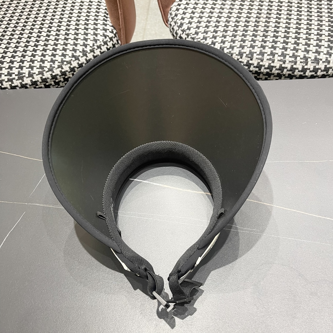  巴黎世家BALENCIAGA，2025新款空顶遮阳帽，最好品质的，休闲大方，大家自己对比哦