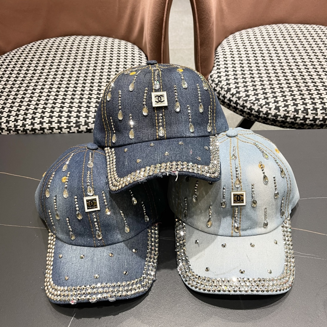  香奈儿Chanel水钻鸭舌帽女夏季韩版破洞太阳帽2025新款百搭
水滴做旧牛仔棒球帽 