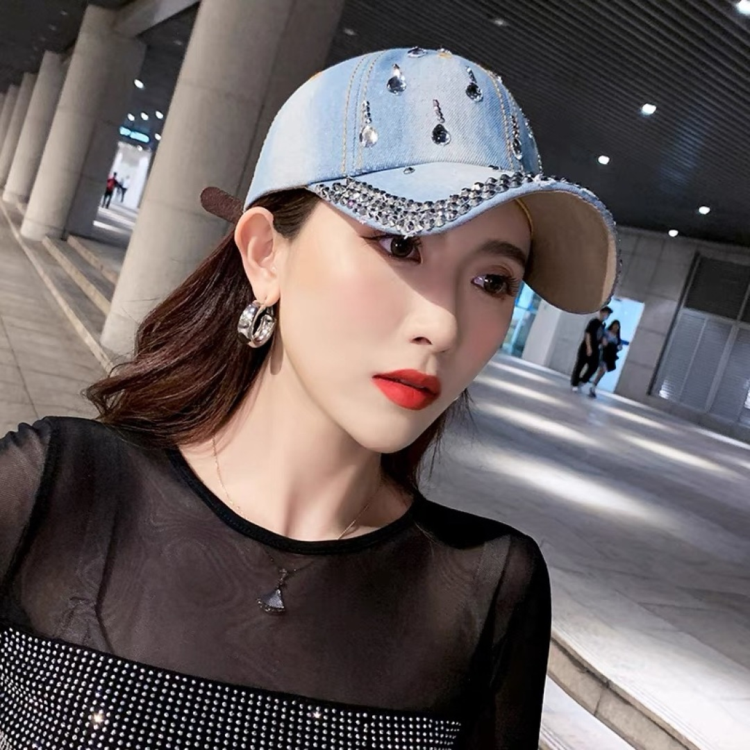  香奈儿Chanel水钻鸭舌帽女夏季韩版破洞太阳帽2025新款百搭
水滴做旧牛仔棒球帽 