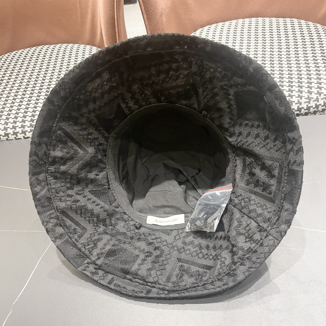  蒙口MONCLER 春夏新款渔夫帽女日系文艺韩版百搭宽